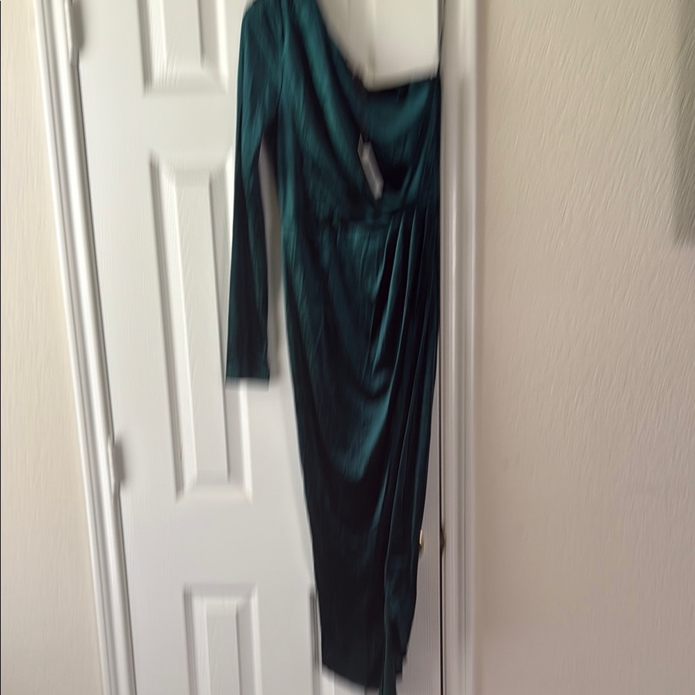 Asymmetrical Green Long Sleeve Cocktail Gown